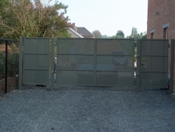 Aluminium gate with perfo plate with fence and small gate price on demand 