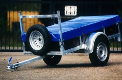 Trailer with cover price from 507,25 euro